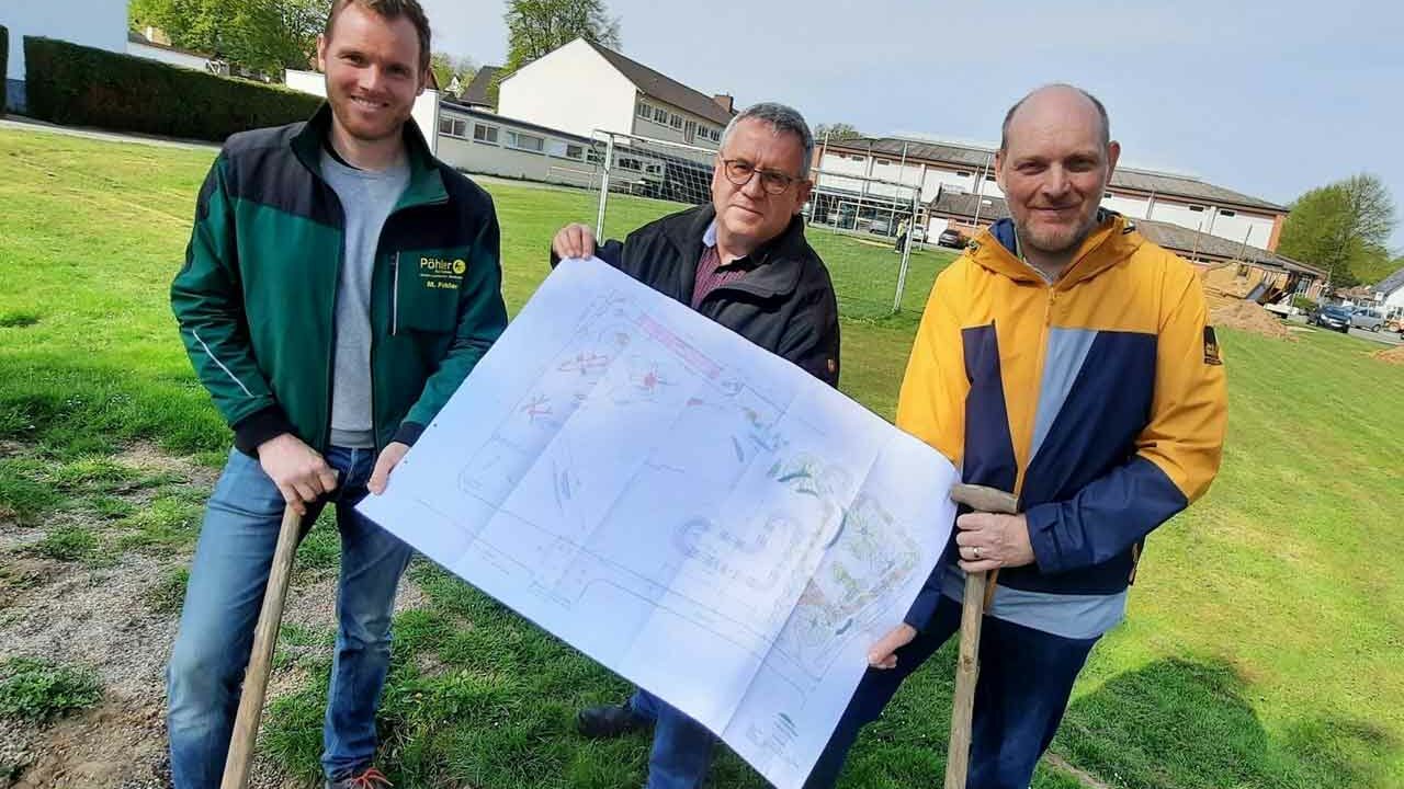 Spatenstich Bredenborner Bürgerwiese